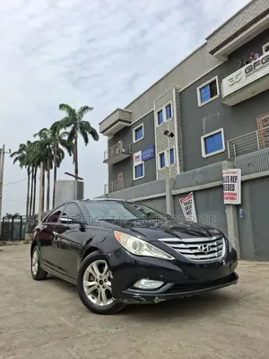 Hyundai Sonata Limited Sedan FWD (2.4L 4cyl 6A) 2011 Black