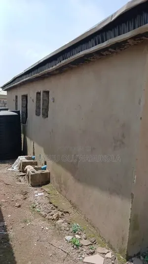 3bdrm Block of Flats in A And G Estate, FHA for sale