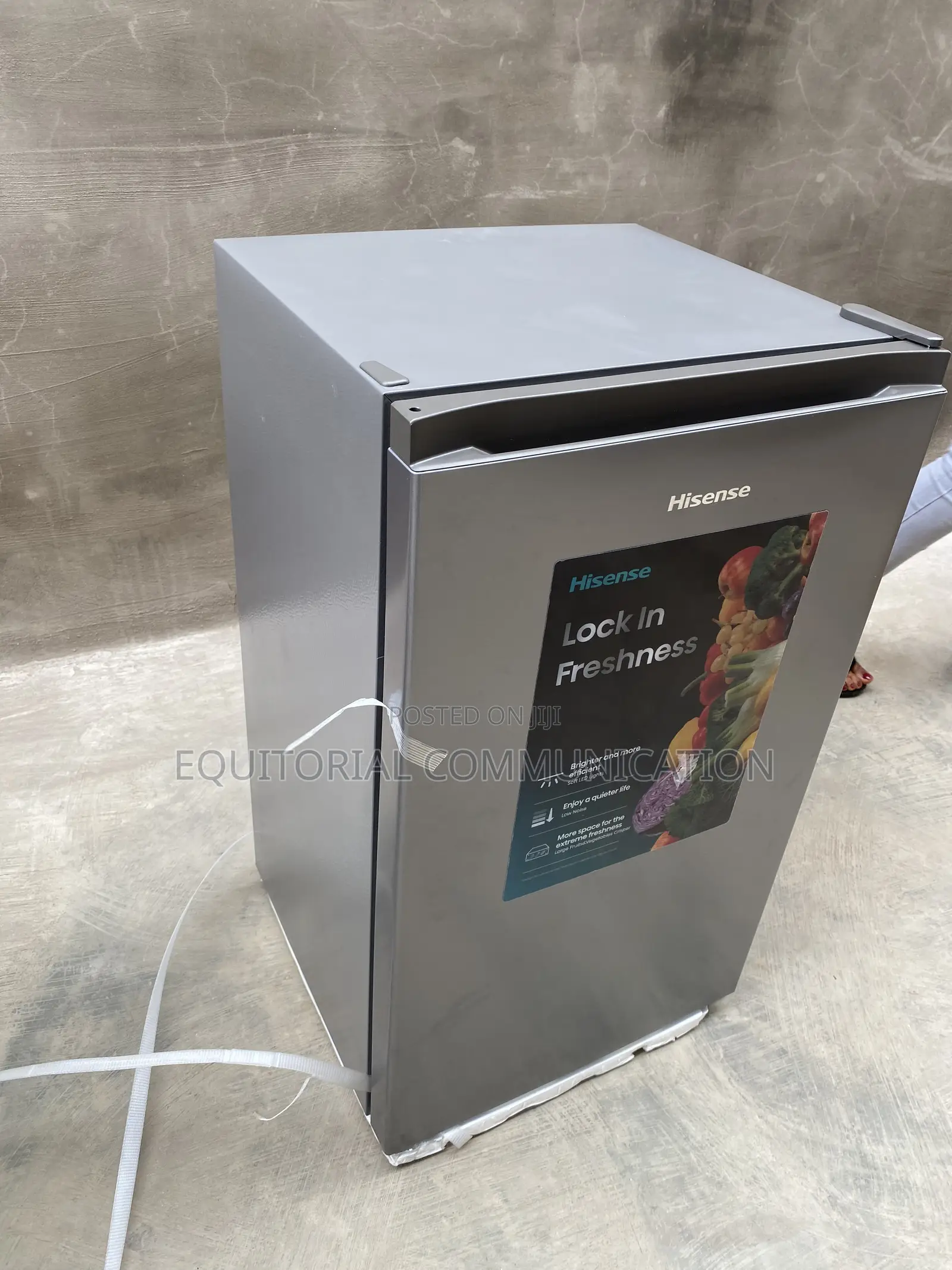 Hisense 90L Refrigerator for Office Kitchens Model REF093DR