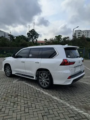 Lexus LX 2017 White