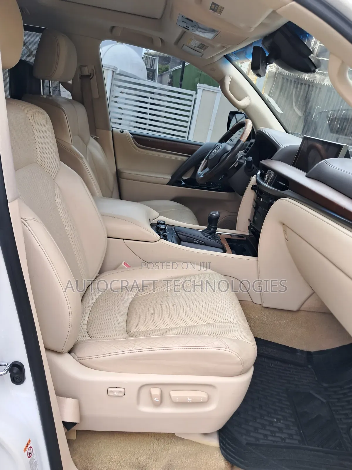 Lexus LX 2017 White