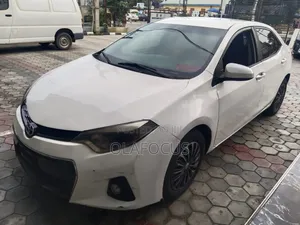 Toyota Corolla 2016 White