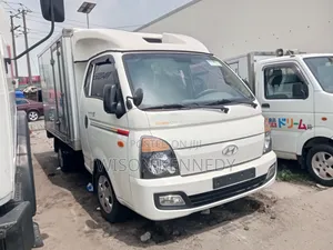 Hyundai H-100 2004 White