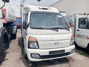 Hyundai H-100 2004 White