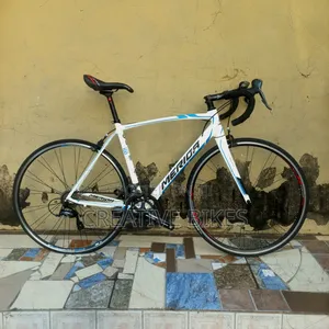 White 8speed Sports Road Bike, Soft Shifters, Carbon Fork, Bearing Rim