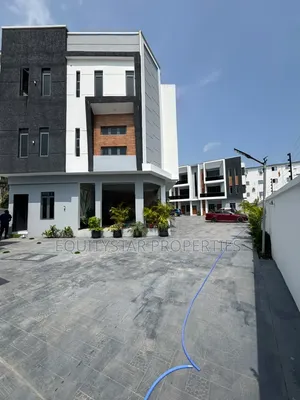 2bdrm Apartment in Off Lekki-Epe Expressway for sale