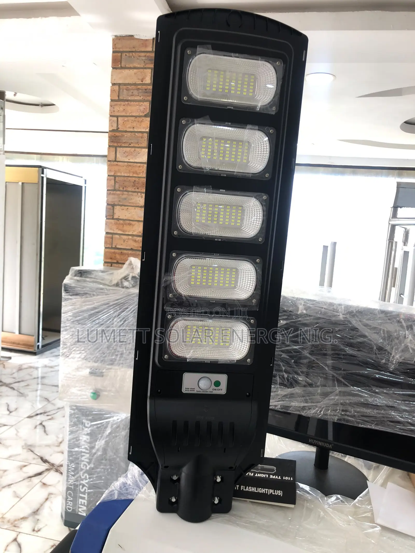 Suntrik 2500W Solar Lighting Solution for Large Compounds