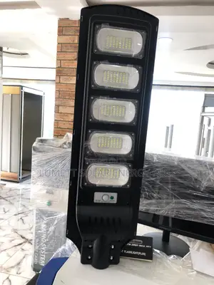 Suntrik 2500W Solar Lighting Solution for Large Compounds