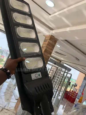 Suntrik 2500W Solar Lighting Solution for Large Compounds