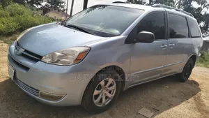 Toyota Sienna XLE 2005 Blue
