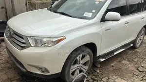 Toyota Highlander Limited 2012 White