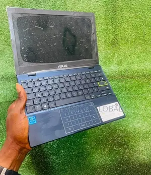 Laptop Asus 4GB Intel SSD 128GB