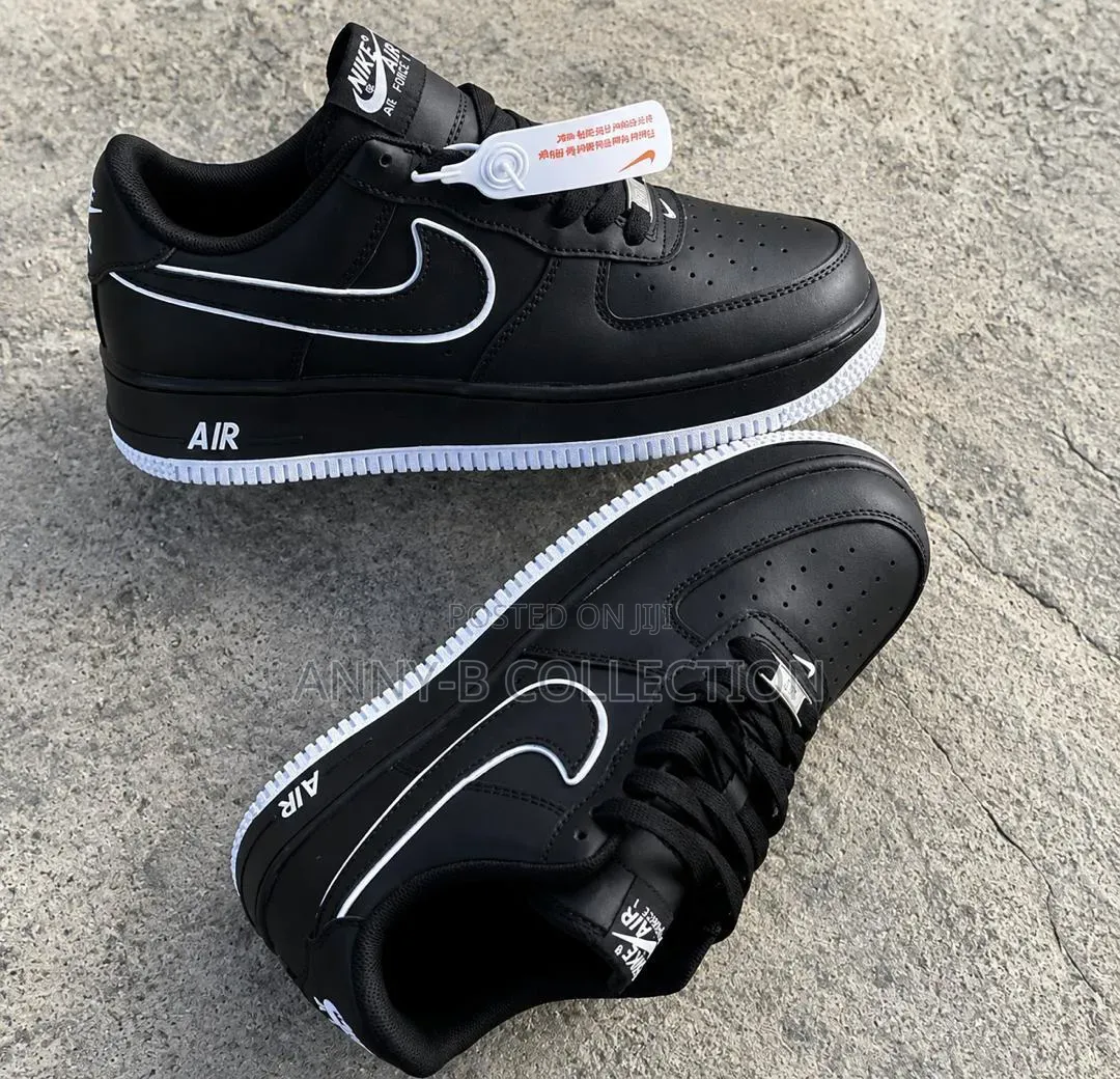 Affordable Men Black Nike Sneakers