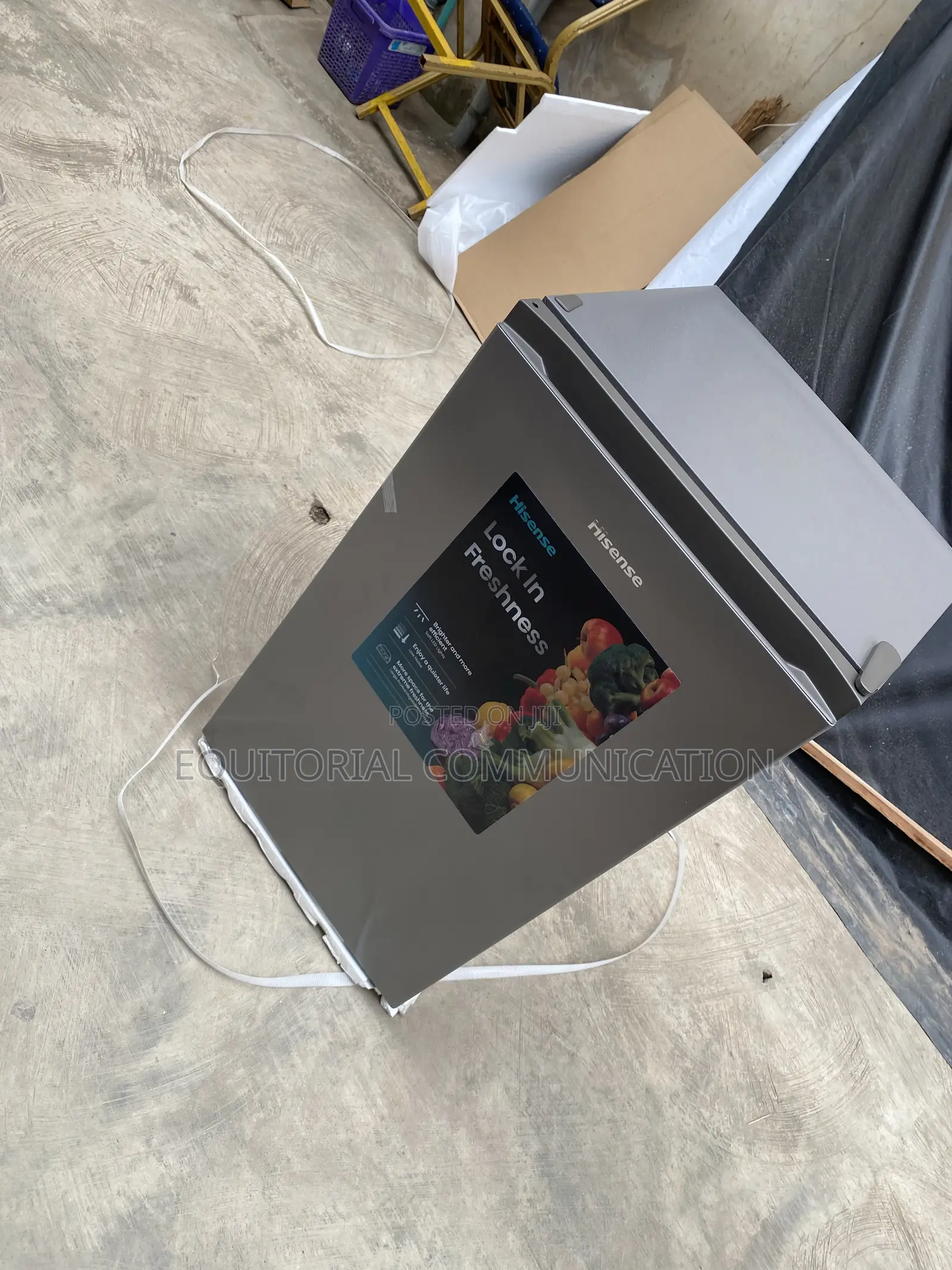 Hisense 90L Compact Fridge With Separate Freezer Section REF093DR
