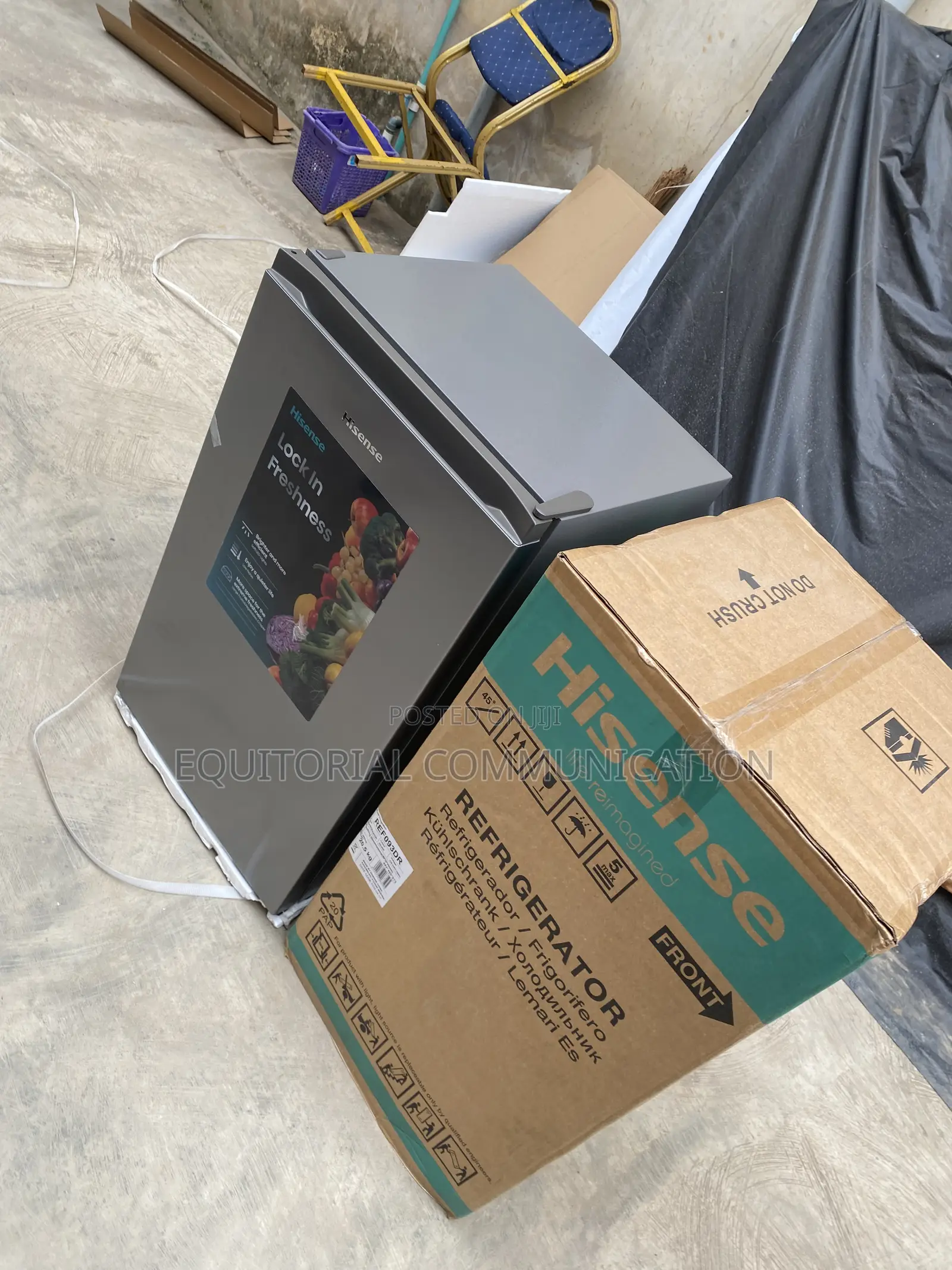 Hisense REF093DR 90L Top Freezer Refrigerator With Compact Storage