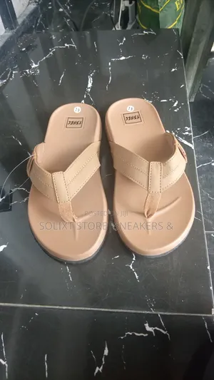 Men's Tan Thong Flip-Flops – Cushioned Comfort Slippers,