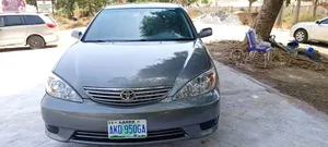 Toyota Camry 2004 Gray
