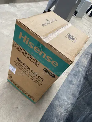 Hisense REF093DR 90L Fridge for Drinks, Snacks and Frozen Items