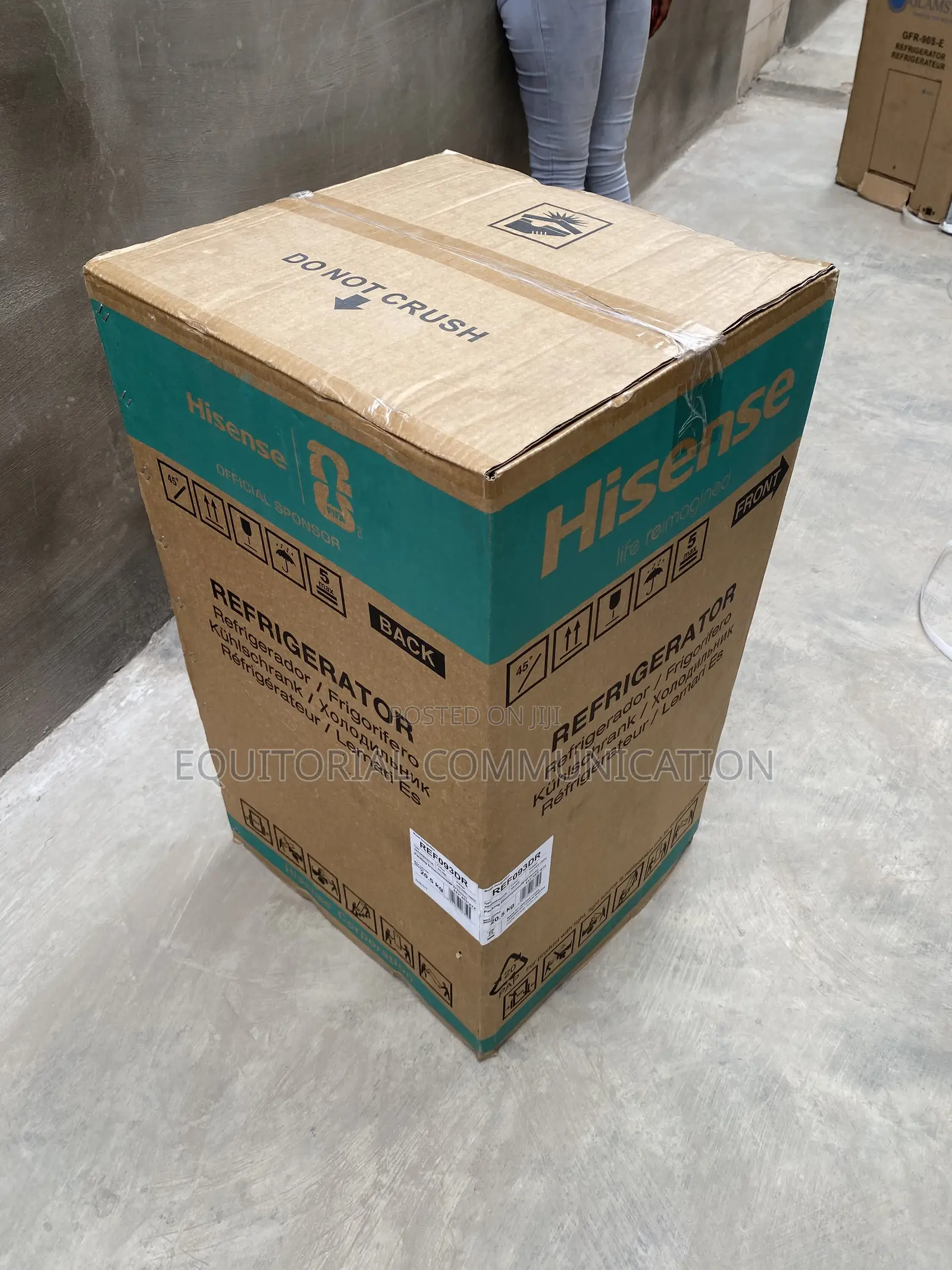 Hisense Compact Refrigerator 90L With Top-Mounted Freezer REF093DR