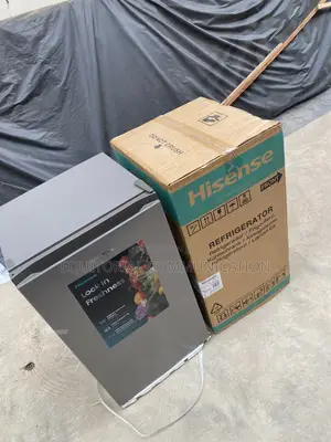 Hisense REF093DR 90-Litre Compact Cooling and Freezing Solution