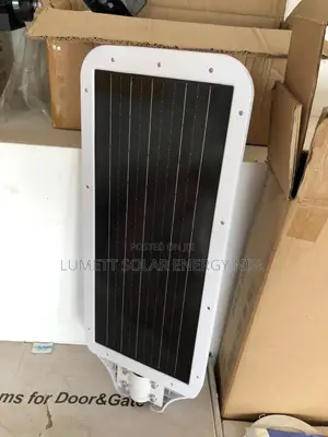NEWVEW 300W Integrated Solar Street Light