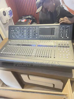Behringer M32 Midas Digital Mixer