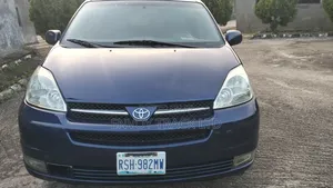 Toyota Sienna XLE 2005 Blue