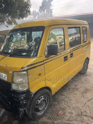 Suzuki Every 2017 Yellow