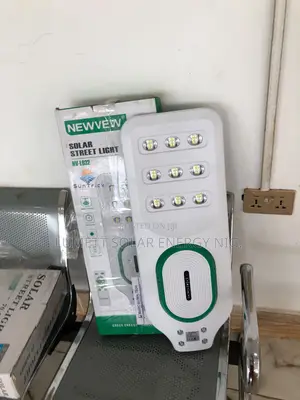 NEWVEW 300W All in One Solar Street Light