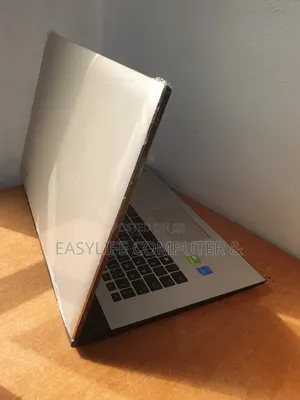Laptop Toshiba Satellite L70 8GB Intel Core i5 HDD 500GB