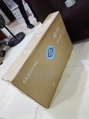 Samsung 32-Inch TV for a Refined Living Space
