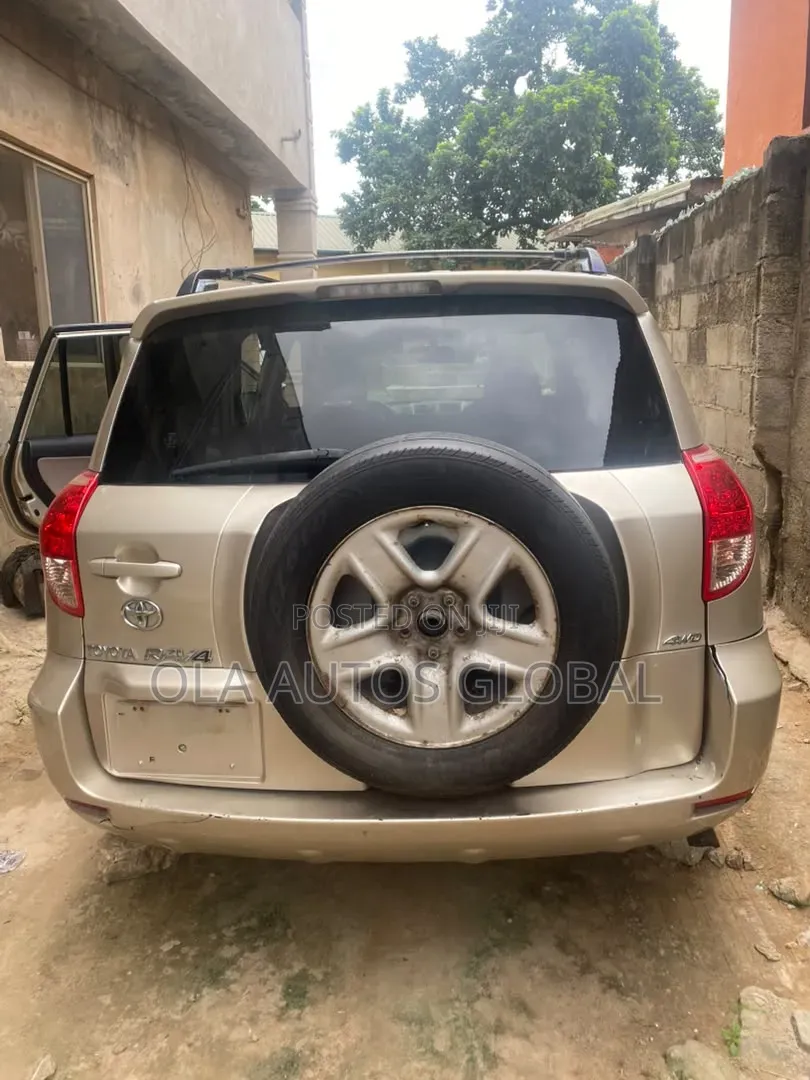 Toyota RAV4 2008 Gold