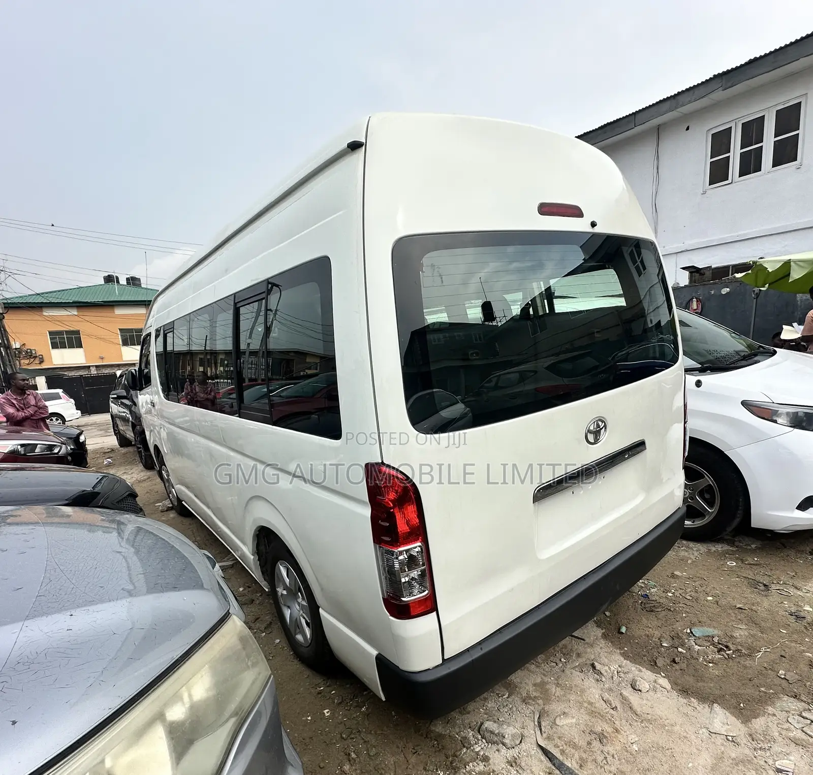 Toyota HiAce 2015 White