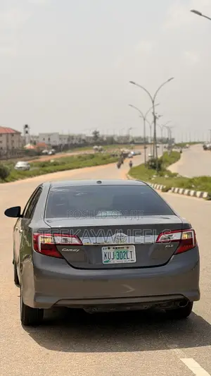 Toyota Camry XLE 4dr Sedan (2.5L 4cyl 6A) 2013 Gray