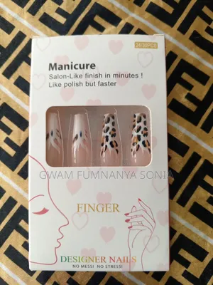 Beautiful 24 Pics Reusable Press on Finger Nails