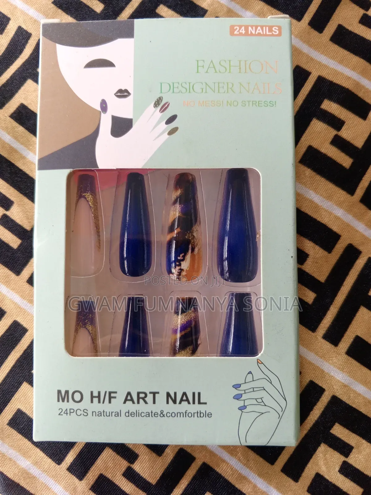 Beautiful 24 Pics Reusable Press on Finger Nails