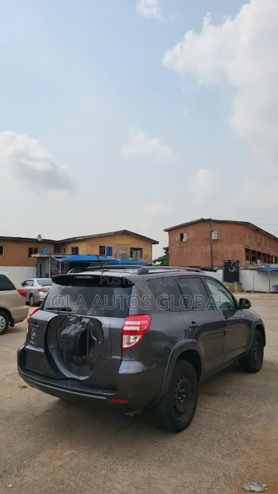 Toyota RAV4 2012 Gray