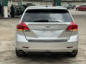 Toyota Venza AWD 2012 Silver