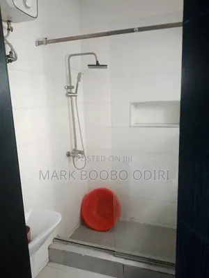 1bdrm Block of Flats in Lekki Phase 1 for rent
