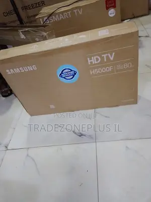 Indoor Entertainment TV With a 32-Inch Display