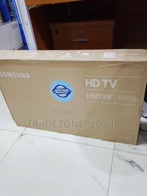 Indoor Entertainment TV With a 32-Inch Display