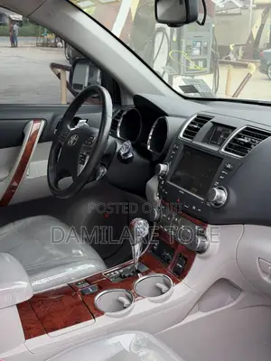 Toyota Highlander Limited 2011 Silver