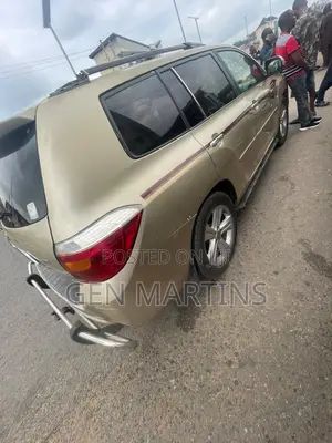 Toyota Highlander 2009 Gold