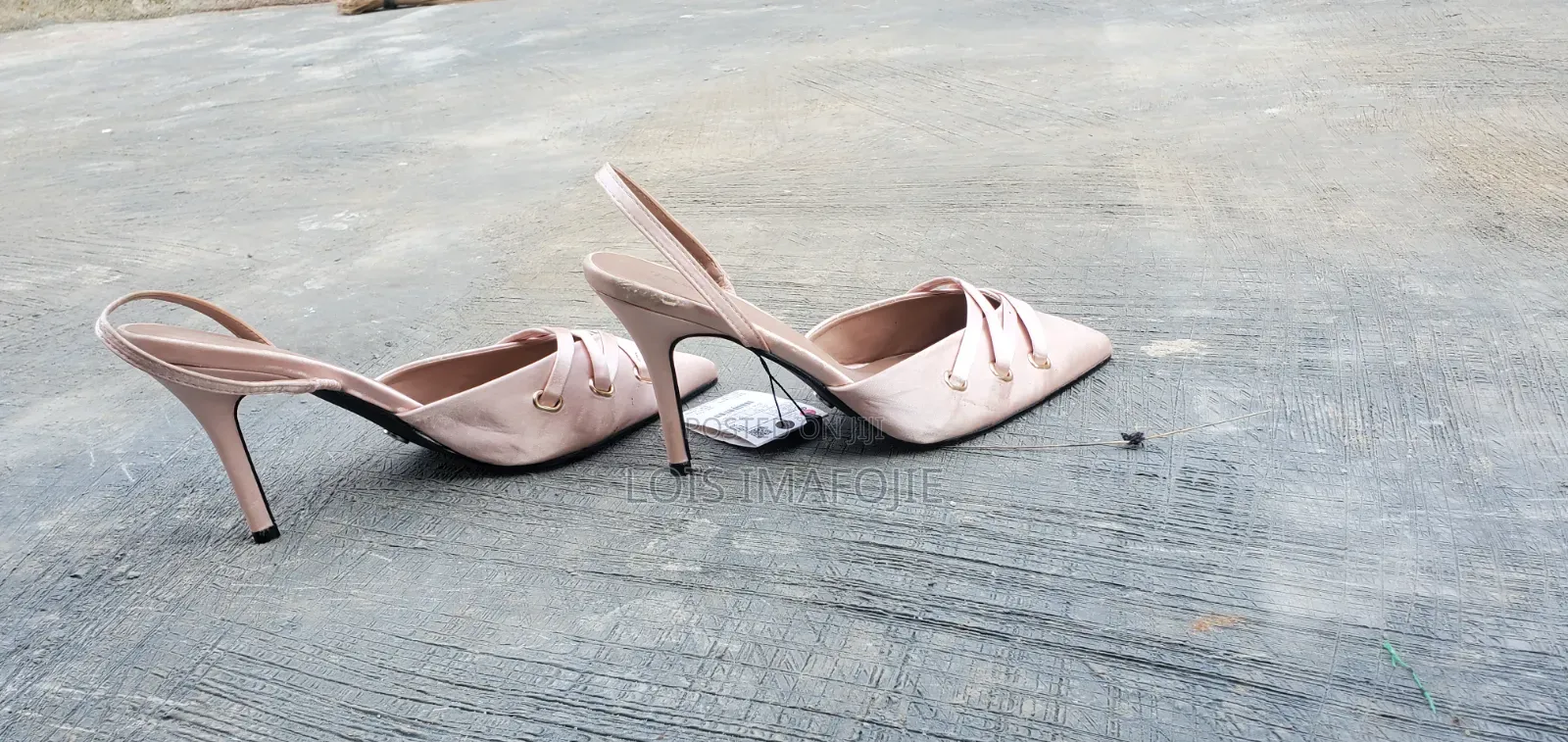 Nude Ish Pink Heel Pumps With Criss-Cross Design