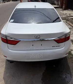 Lexus ES 350 FWD 2015 White