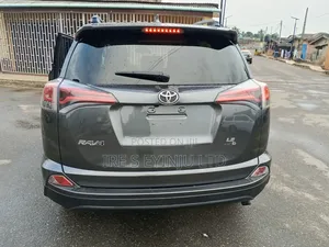 Toyota RAV4 2017 Gray