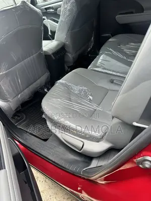 Toyota Highlander XLE 2022 Red