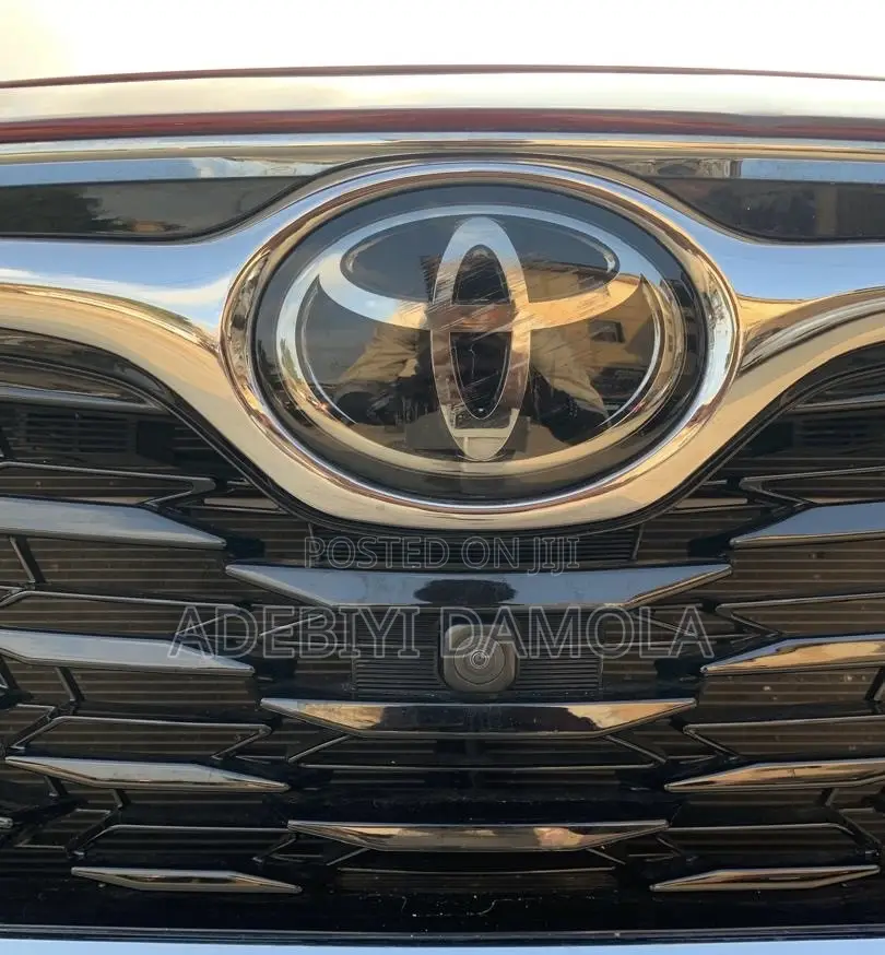 Toyota Highlander XLE 2022 Red