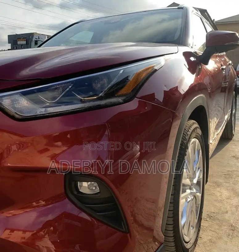 Toyota Highlander XLE 2022 Red