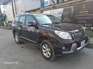 Toyota Land Cruiser Prado 4.0 Petrol TX-L 2012